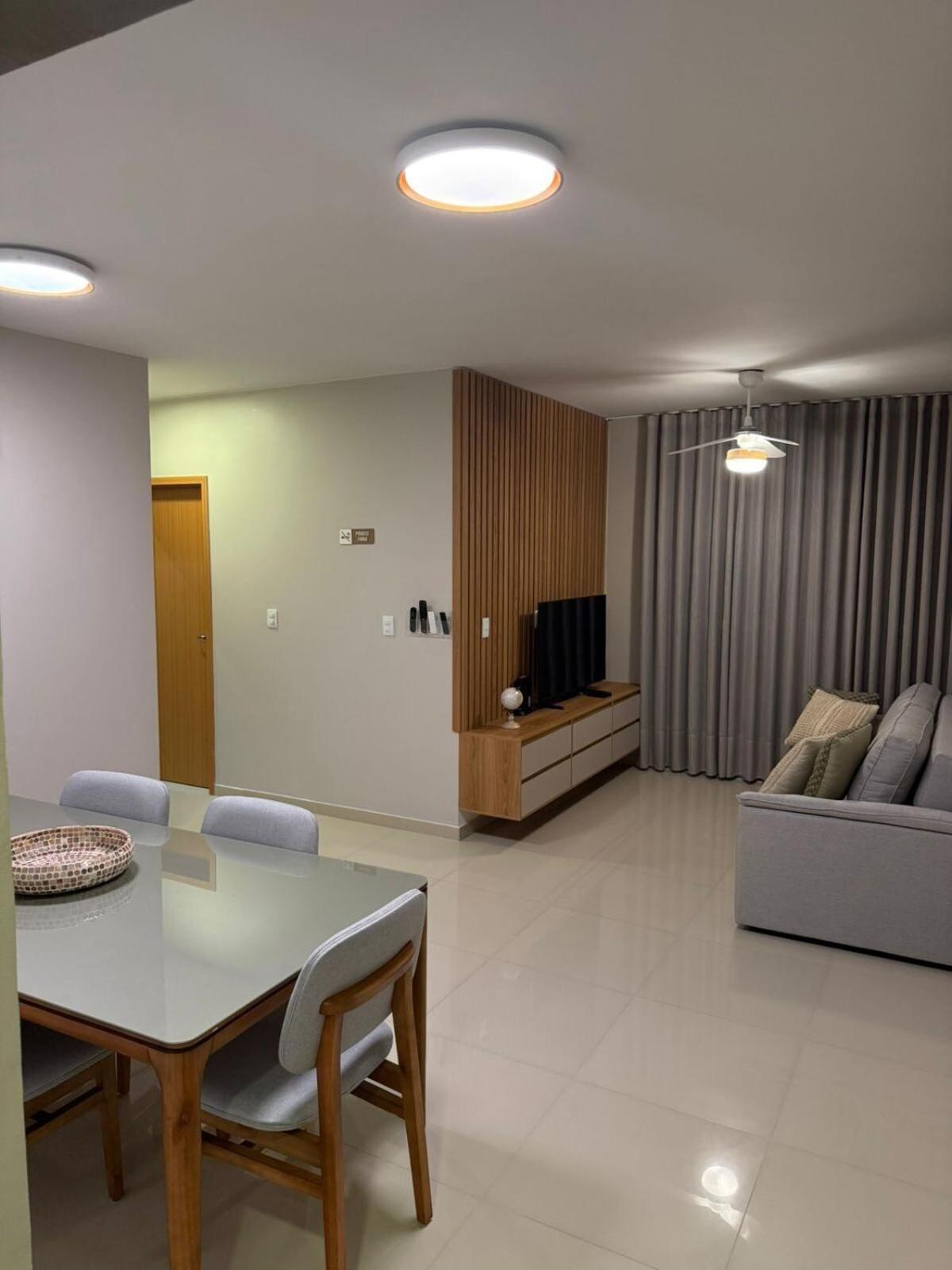 Amplo E Confortavel Em Familiar, 3 Quartos Com Lazer De Clube