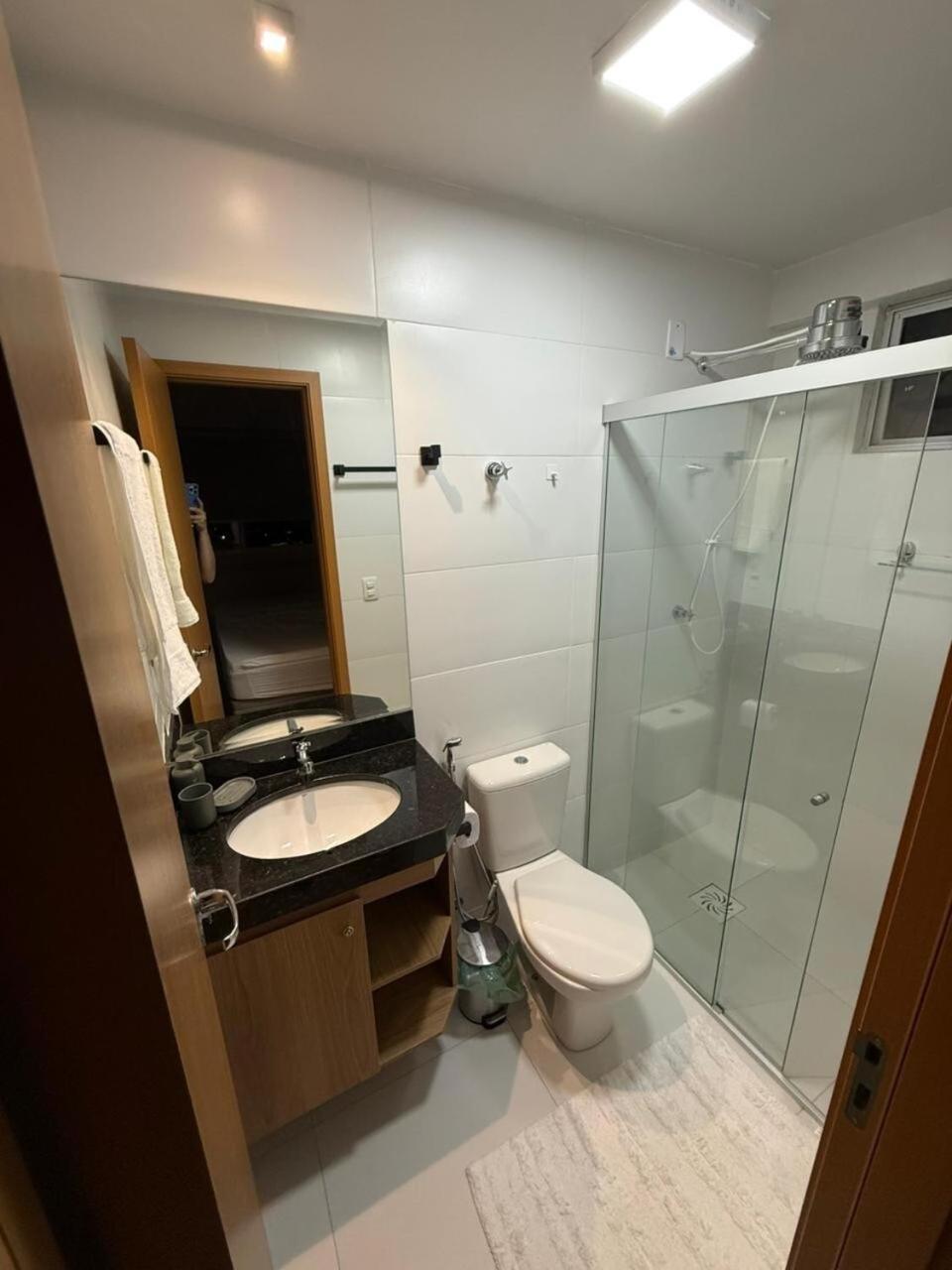 Amplo E Confortavel Em Familiar, 3 Quartos Com Lazer De Clube * Belem (Para)