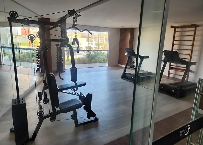 Apartamento Amplo E Confortavel Em Condominio Familiar, 3 Quartos Com Lazer De Clube